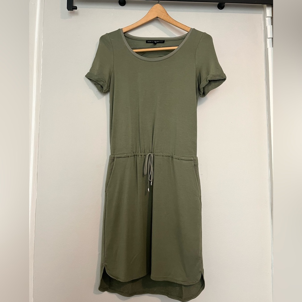 Women’s White HouseBlack Market Casual Cinched Tie Waist Dress. Sage Green. S XS